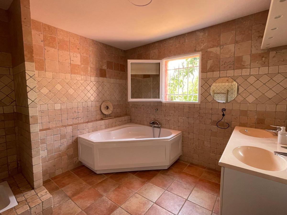 Fantastic Pool Villa 900M To The Beach; With Extravagant Big Garden Σαιντ-Μαξίμ Εξωτερικό φωτογραφία